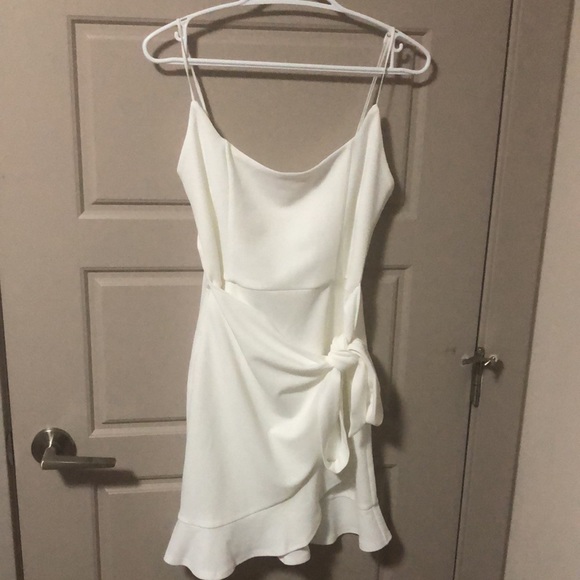 Lucy in the Sky-Capri Ruffle Tie Dress - Picture 4 of 7